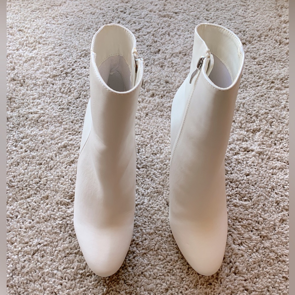 Women’s PrettyLittleThing White Heeled Boots. Size 6.  New, never worn.